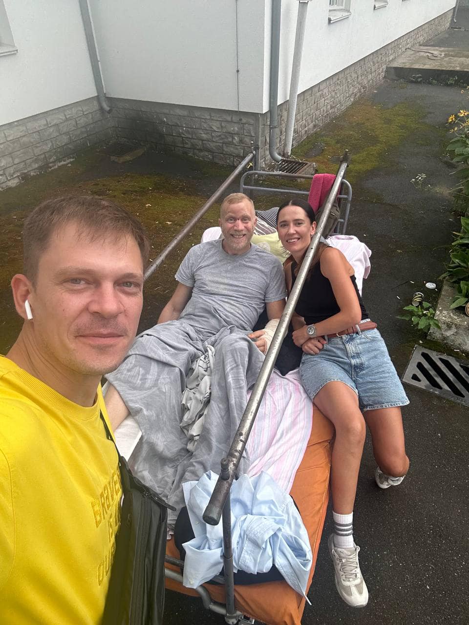 Контузия и зашитое лицо: известный актер получил ранение на фронте